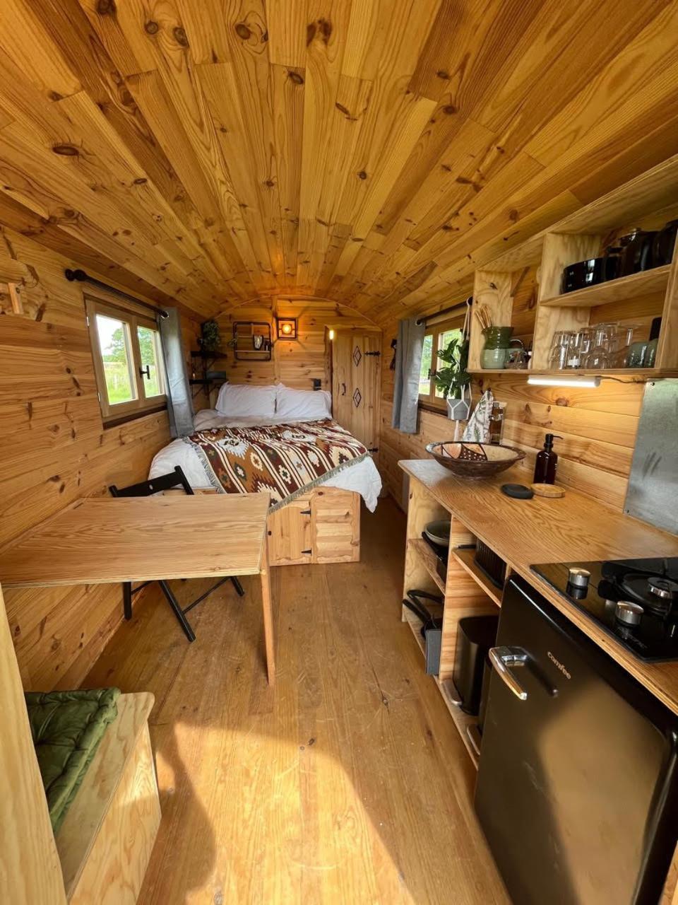 Les Logements Insolites De La Base Nautique Verneuil  외부 사진